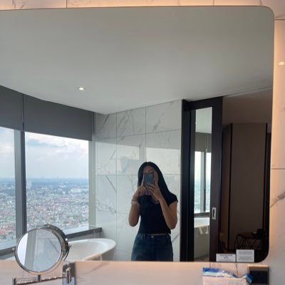 syhrdfk's profile picture. karena rebahan ialah hak segala bangsa