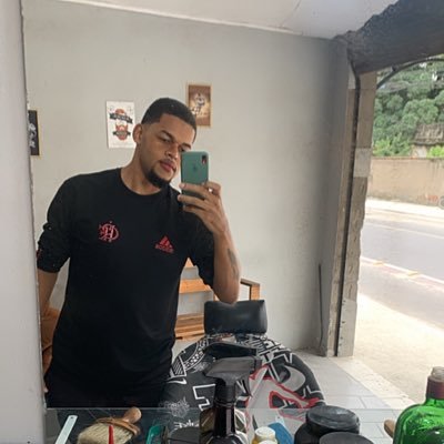 A vida é muito curta pra não viver sorrindo por aí!✍️