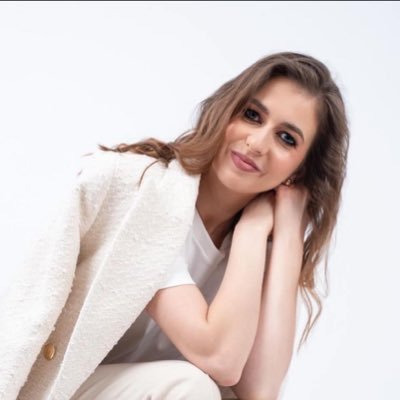 anna_czoska's profile picture. Founder / Product Manager / Trendwatcher — I create AI tools for future hiring. A mom.