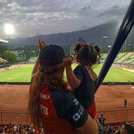 ♏ Mami de una princesita ✨
Caraqueña a morir ❤.
Enamorada del Rojo
01ATP 🇾🇪 LDR 👹 Caracas FC ⚽ Vinotinto 🍷
MESSI 💙👑
IG @ anaka.17