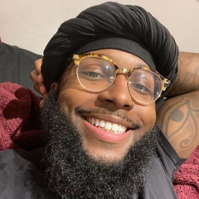 I like to laugh at tweets and troll | PhD Candidate | Artist
