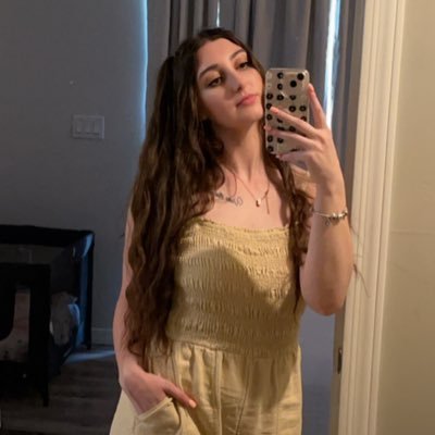 ofprincessari's profile picture. The link you want is on my insta 😈👇