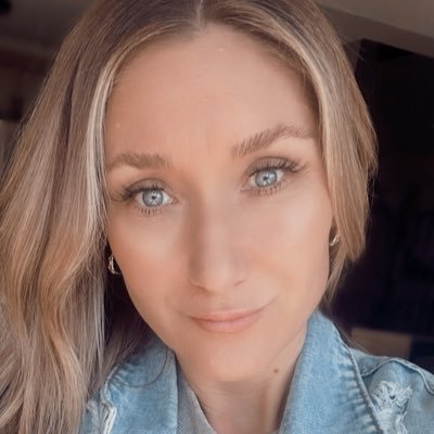 CarlyAnn921's profile picture. 