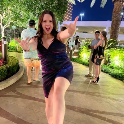 emmiee_bonicaa's profile picture. @zacefron @jackharlow @yunggravy @JohnStamos @adamlevine @MacMiller @kevinlove @joejonas @hoodieallen @G_Eazy @aplusk