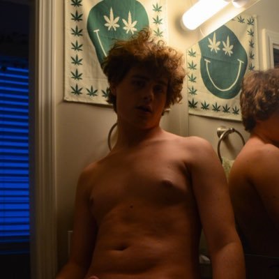 moonbathingbabe's profile picture. 22 • Indiana • Im just living that life -von dutch