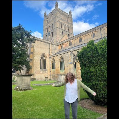 Wife, mother, ordinand, lay minister, teacher, singer, lover of big skies and tiny flowers. Doing my best. Views my own. (she/her)