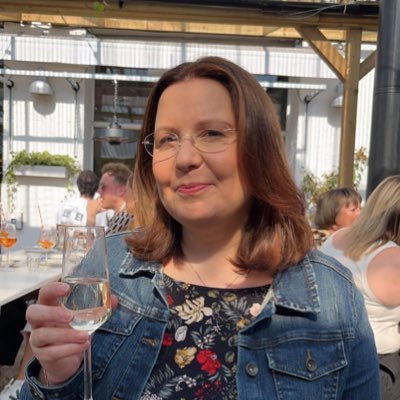 Teacher for 27 years. Taught in Primary education for 23 years. Now English Lecturer in FE. I also write for Scholastic UK 😍