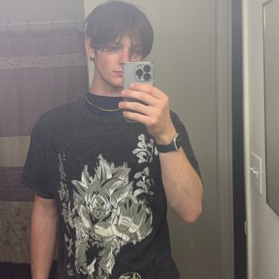 MackenzieRobo's profile picture. Free Palestine 🇵🇸 socialist / video creator / bass