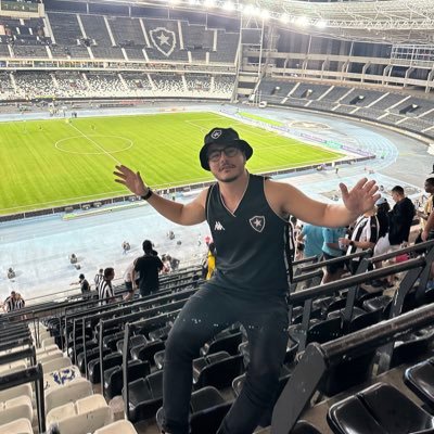 ArthurNardes's profile picture. Infelizmente o @Botafogo me escolheu