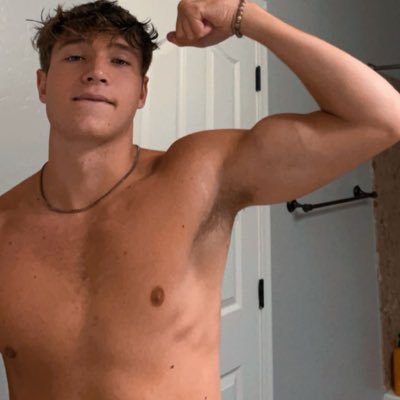 JackRossDom's profile picture. 21 | 6’0 | Size 10 feet🦶🏼 | Straight | ALPHA FINDOM MASTER | Customs, Drains💪🏼 $30 initial tribute 🥱https://t.co/uZTwYMM5hL backup: @jackrossdom2005