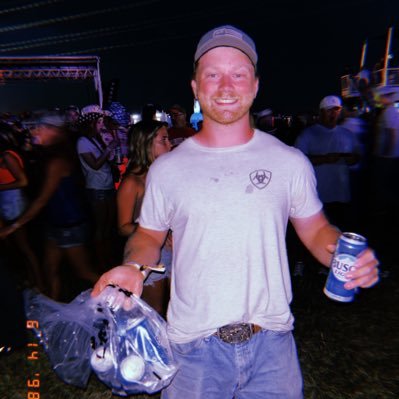 cold beer conversation                                  🐻⬇️  Derrick rose is my goat