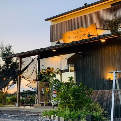 yamabikobenten's profile picture. 京都伏見発⛩本格手打ちうどん専門店🔥 もっちもちでコシのある麺は、店主がその場で切り、湯がきます✨活気のある店内で、美味しいおうどんを是非❗️ 【定休日】月曜・火曜・臨時休業日有 【営業時間】11:30〜14:00 /17:00〜20:00(LO20:00) オンラインショップ始めました↓✨✨こちら↓💁‍♀️