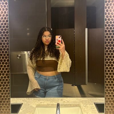 amy_bresnahan's profile picture. 333