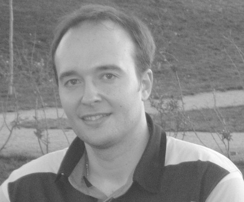 De profesión Informático. 3 grandes pasiones, las nuevas tecnologías, la economía y la política.