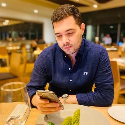 👨🏼⚕️Médico Residente de Cirugía Plástica ⚓️Dios es mi ancla 📲Instagram: @josearizad
