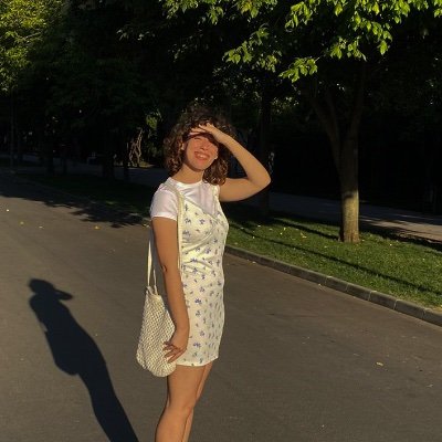 niña de provincias
Amor y pan en @letraversal
💌: paulamelrom@gmail.com