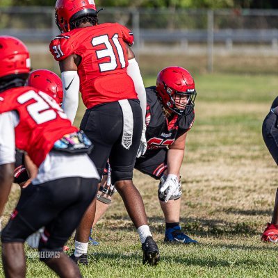 Gerald Thomas jr 6’2, 210 OLB/DE class of 26 3.8GPA NCAA ID #2404260125 email: GeraldThomas1151@gmail.com #longlivelik