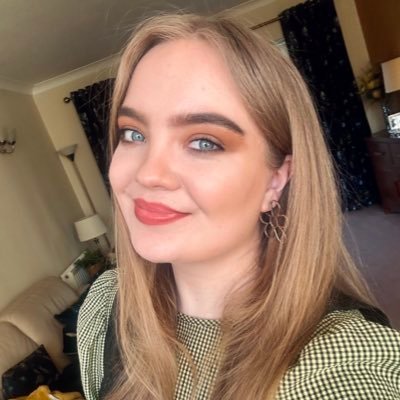 Graphic Designer & Maker of Things ☻ ✶ Designer @Instructstudio ✶ Co-Organiser @PechaKucha_MCR ✶ Student Ambassador + Alumni @UoS_ArtsMedia
