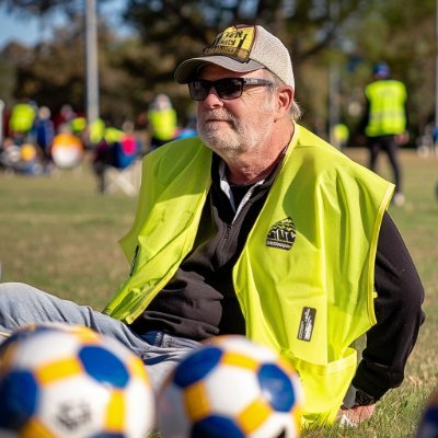 kc_dadveg's profile picture. Rakastaa krikettiä 🏏, koiran isä 🐶 ja vihannesten fermentointi 🌱. He/him