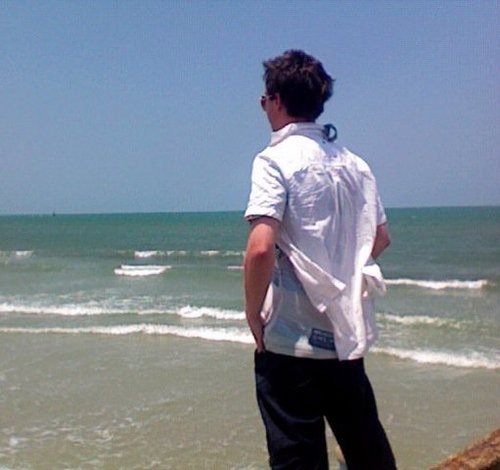 DonniDesign's profile picture. 23 Avid designer/photographer, an explorer of the world and I love a good laugh.From the UK based in Thailand ATM,where next,who knows .#FollowBack