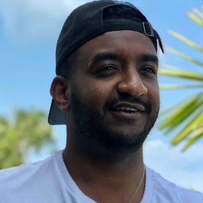 YadigSadig's profile picture. Keep moving, no one’s waiting for you.