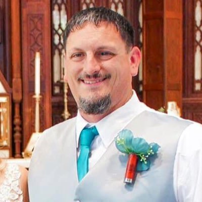 just a hard working fun loving Daddy, Husband & small business owner! loving the dream!