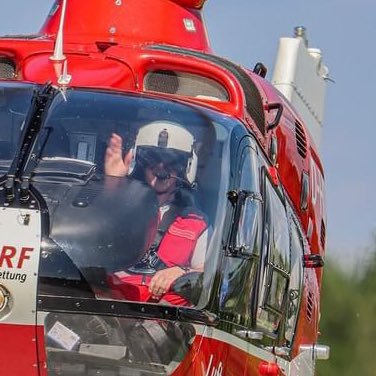Rettungs-und Notfallmedizinmechaniker. 🚁-Beifahrer mit Hang zum Sarkasmus. #CRM rettet Leben! #teamevidenz