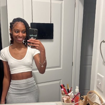 fmoi: @ cute.teee and @ hair.bytee #gramfam23 🌈 I do hair!🙂