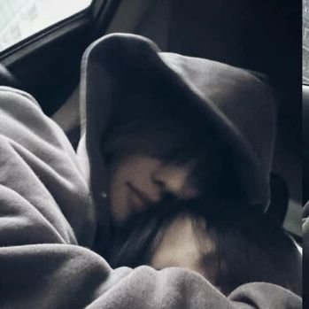 vvvvv1446642's profile picture. 