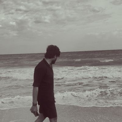 ___na_veen___'s profile picture. Amor fati 🙂