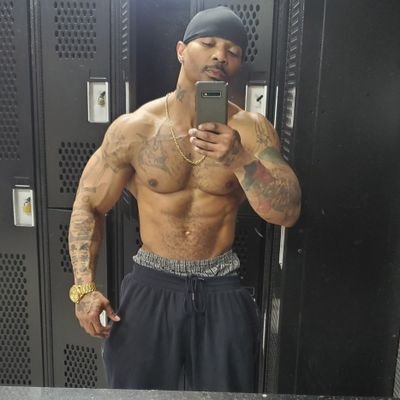 Fitness Enthusiast 💪🏾
Bodybuilder/Inspiring People🏋🏾♂️
#fitnessjourney
#gymlife
#workhardplayhard
#keepsitreal
#enjoyinglife