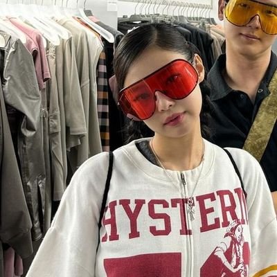 voguesbar's profile picture. rest