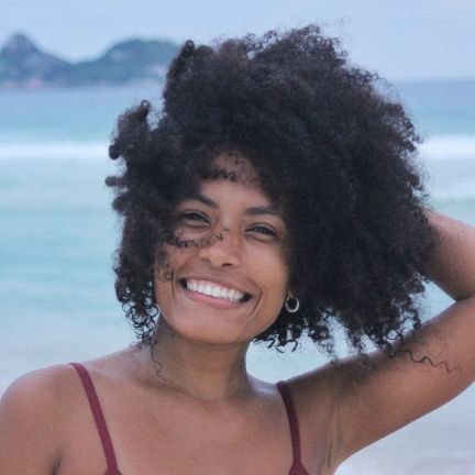 Preta, nordestina, advogada e abolicionista penal. Pós graduada em Direito Penal e Criminologia, Pós graduanda em Dir. Tributário . Celíaca 🫠