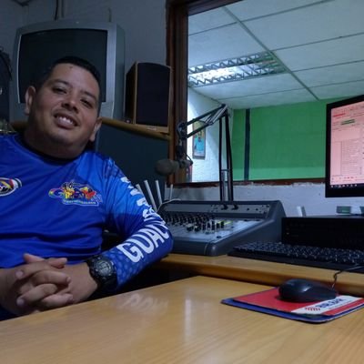 CarlosAlmarioG's profile picture. Empeñado en crear una Revolucion CRISTIANA para insertar buenos Principios y Valores a una sociedad en decadencia 🌎