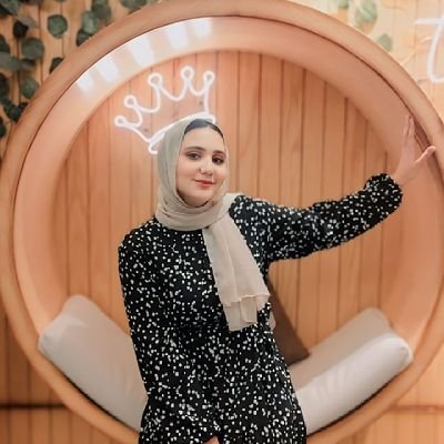 *يعز عليّ انني في وقتٌ ما.. منحت العمق كلَّه وراهنت على أشخاص، تسكنهم السطحية من كُل النواحي*