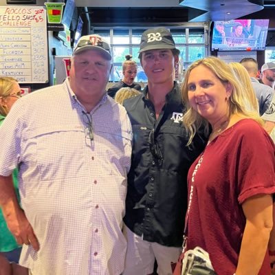 Lover of God, family, Texas A&M & Battlin’ Billies. Allergic to burnt orange & shellfish.