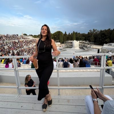 _erreobi's profile picture. Volevo scrivere una bio fresca, creativa, originale, intrigante, divertente, brillante ma ..ho finito gli aggettivi.