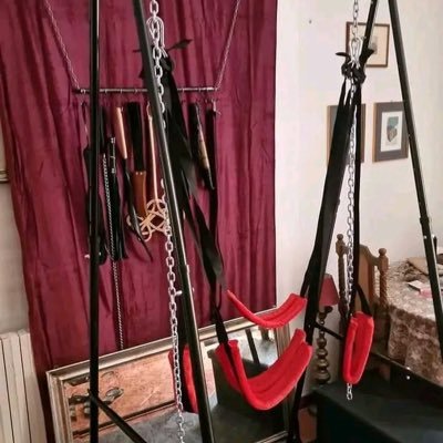 A Pro Domme looking to own and Dominate a Loyal and Submissive slave and EXPLORE more of your fetish and kinks💦🍆