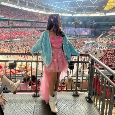 my inspiration is the lady who was born in 1989. the girl who used to write lyrics and 13s on her skin. Eras Tour London 3/8 🩵🩷