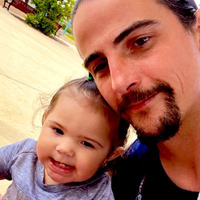 TealIrvine's profile picture. 