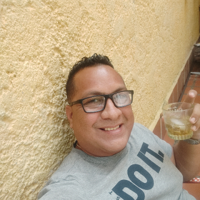 raularias9693's profile picture. 