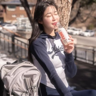 Cnimasb's profile picture. 緩く撮る写真好きの初心者です。言葉少なめ。無言イイネフォローすみません。