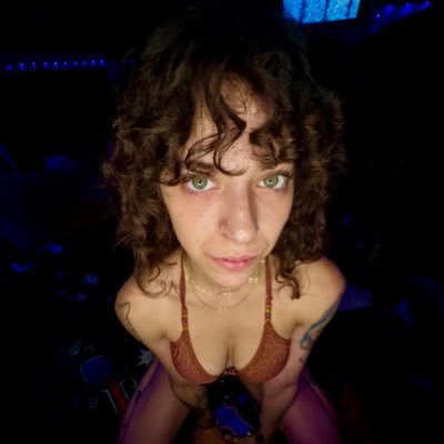 xJadezHeartx's profile picture. 18+ 🥵 Petite Hippie Stoner Chick 🐣