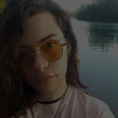 TheoStemaguarda's profile picture. estudante de moda♡
é isso-