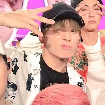 btsvtpinks ପ(๑•ᴗ•๑)ଓ