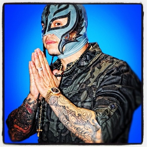 vim para criticar o wrestlers ruim dessa empresa os ruins e os idiotas eu quero o ecw champions para mim por que esta vago