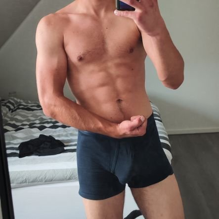🚫 NSFW content 🚫
🇳🇱🏳️🌈24-year old guy (re)posting shit when horny.
Don't be shy, send a message 😏😉 who knows?