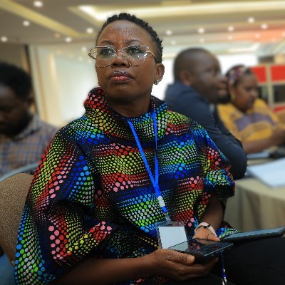 Head of Communications @DNDi #health #ntds. @KenyaMarkets, @PathfinderInt and @KenyaRedCross alum. Interests: food, writing, music 🎸💃👗. Views my own