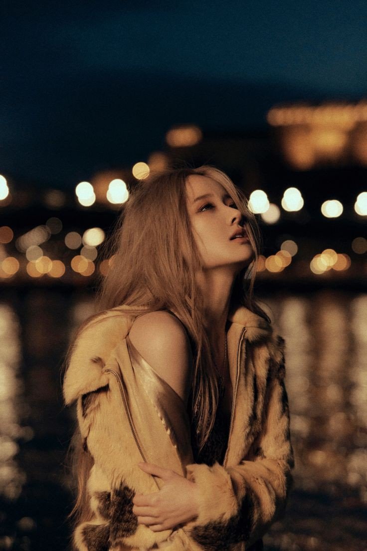 FalsaRegina's profile picture. 𝗥𝗘𝗩𝗘𝗥𝗘𝗡𝗖𝗘, 𝗟𝗔𝗧𝗥𝗜𝗔, 𝗚𝗟𝗢𝗥𝗜𝗔, 𝗕𝗟𝗘𝗦𝗦𝗜𝗡𝗚.
𝓛ady, we offer unto 𝓣hee; young and old, 𝓣hy praise expressing. In glad homage, 𝗯𝗲𝗻𝗱 𝘁𝗵𝗲 𝗸𝗻𝗲𝗲!