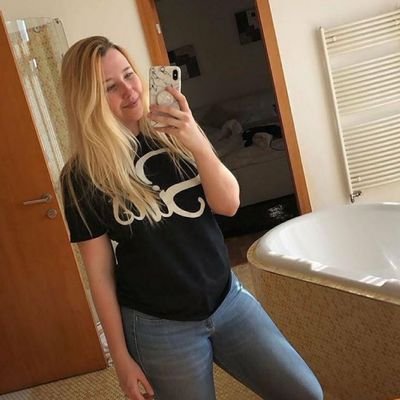 lust00890233's profile picture. 